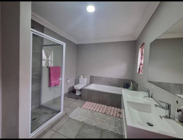 3 BEDROOM TOWNHOUSE FOR SALE IN ARCON PARK